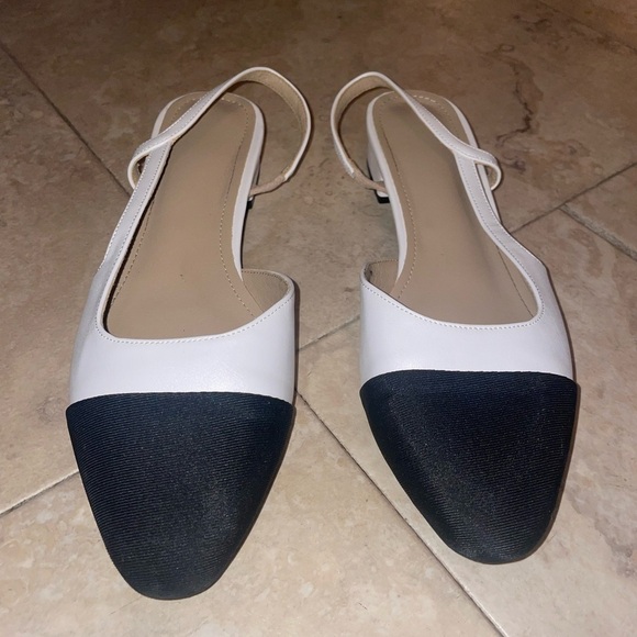 Two Toned Flats Sandals 10.5(43) - Picture 7 of 12